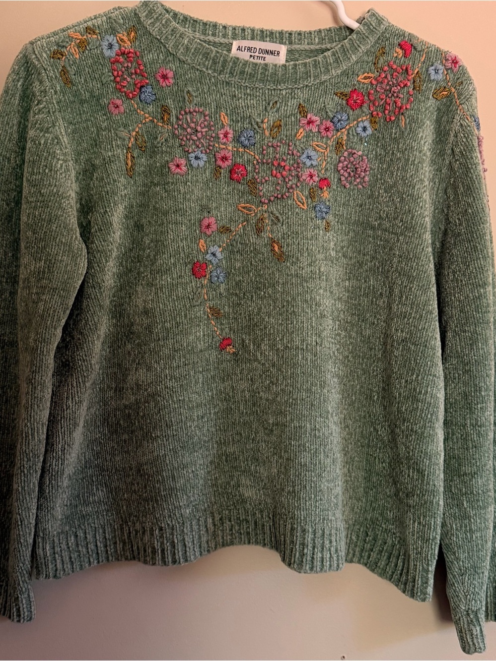 Vintage 90s Alfred Dunner Green Embroidered Crewneck Sweater size petite small